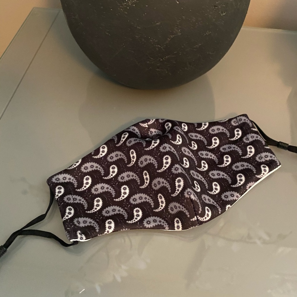 🆑 Ying Yang Paisley Face Mask 😷 - Picture 4 of 10